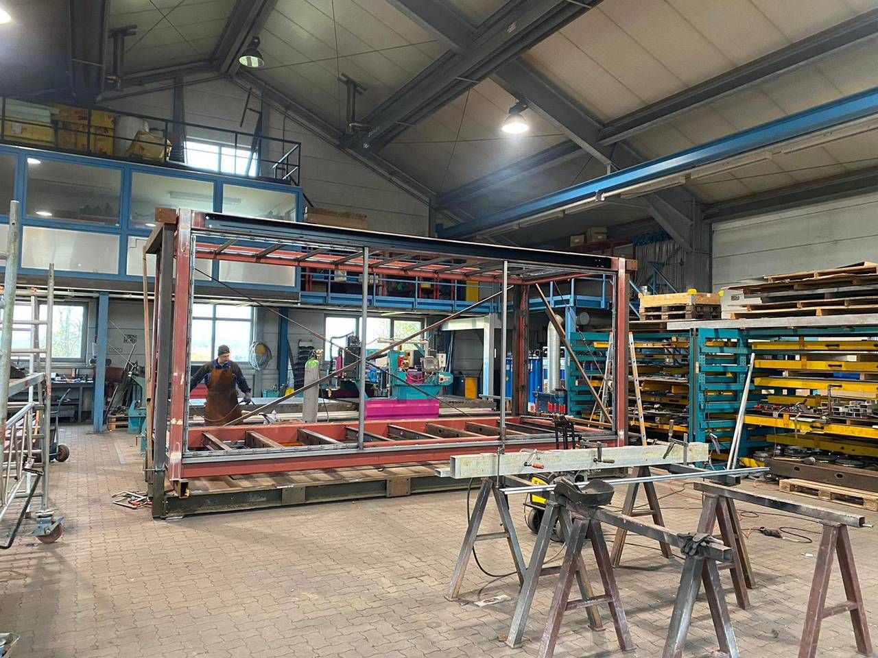 15_Volvo_mobile_Container